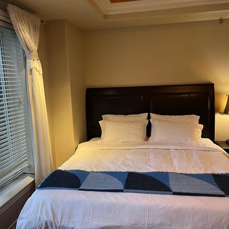 Lucky Suite, Two-Bedroom Suite With Independent Entrance In Richmond Close To Yvr Eksteriør billede